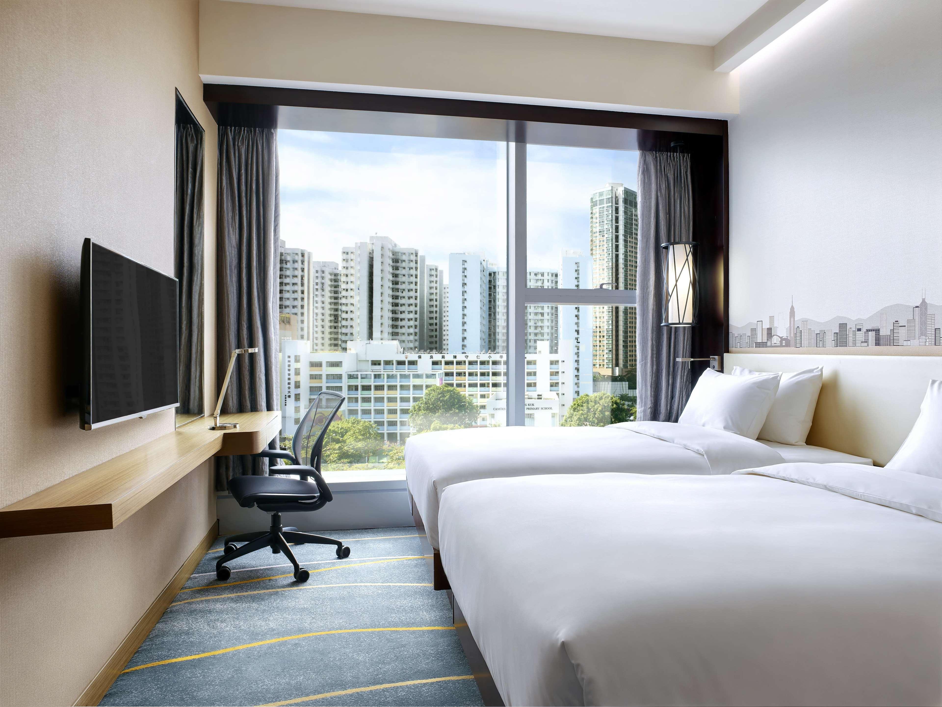 Hilton Garden Inn Hong Kong Mongkok Exterior photo