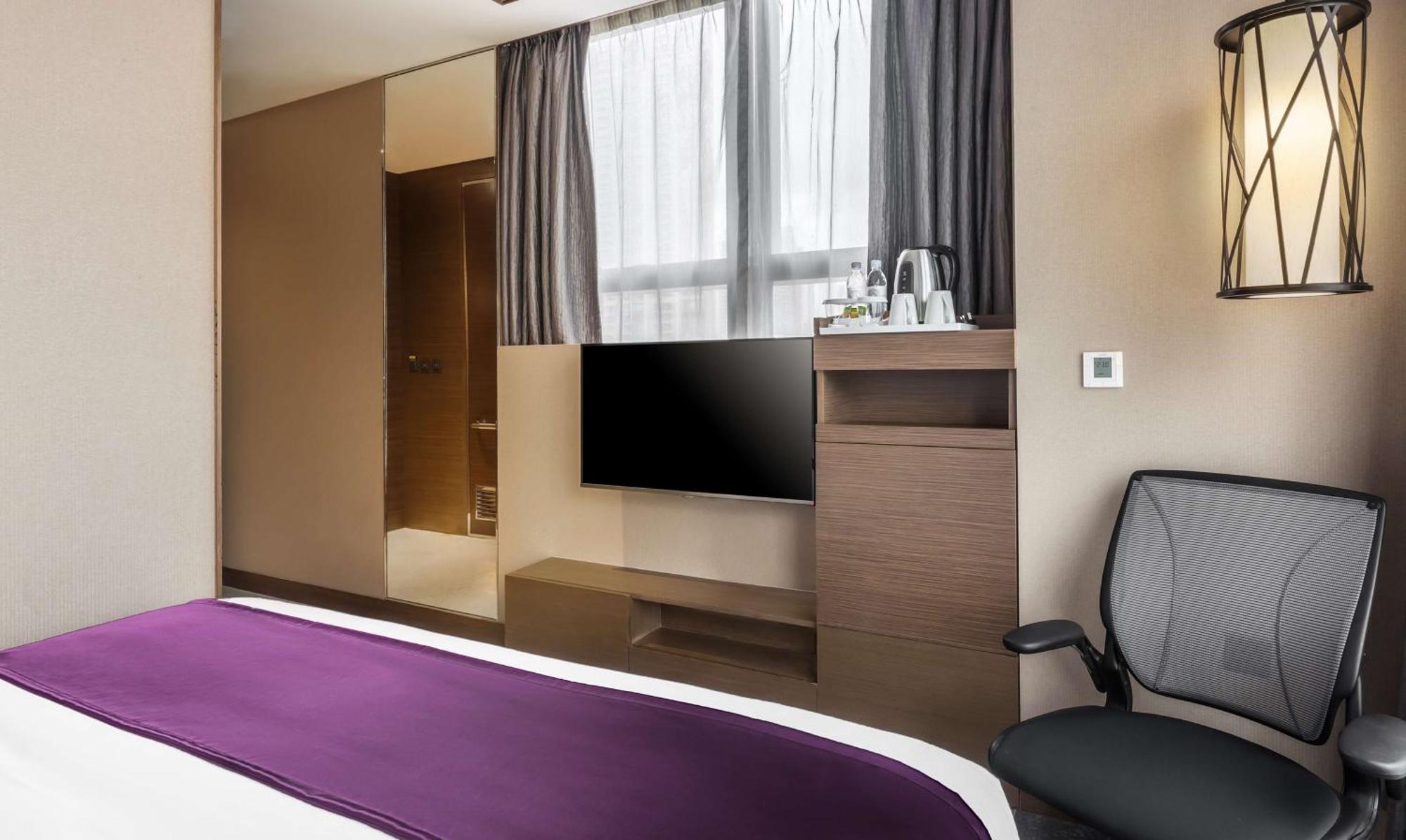 Hilton Garden Inn Hong Kong Mongkok Exterior photo