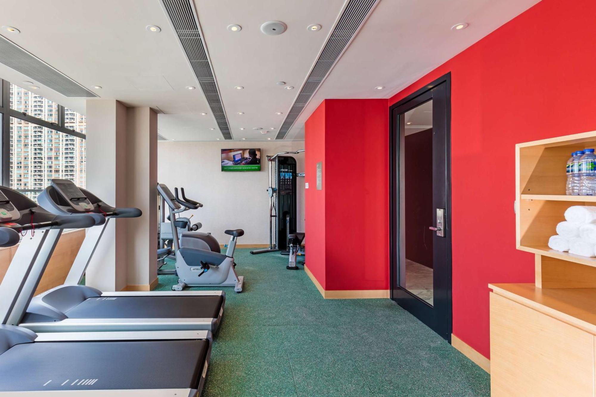 Hilton Garden Inn Hong Kong Mongkok Exterior photo