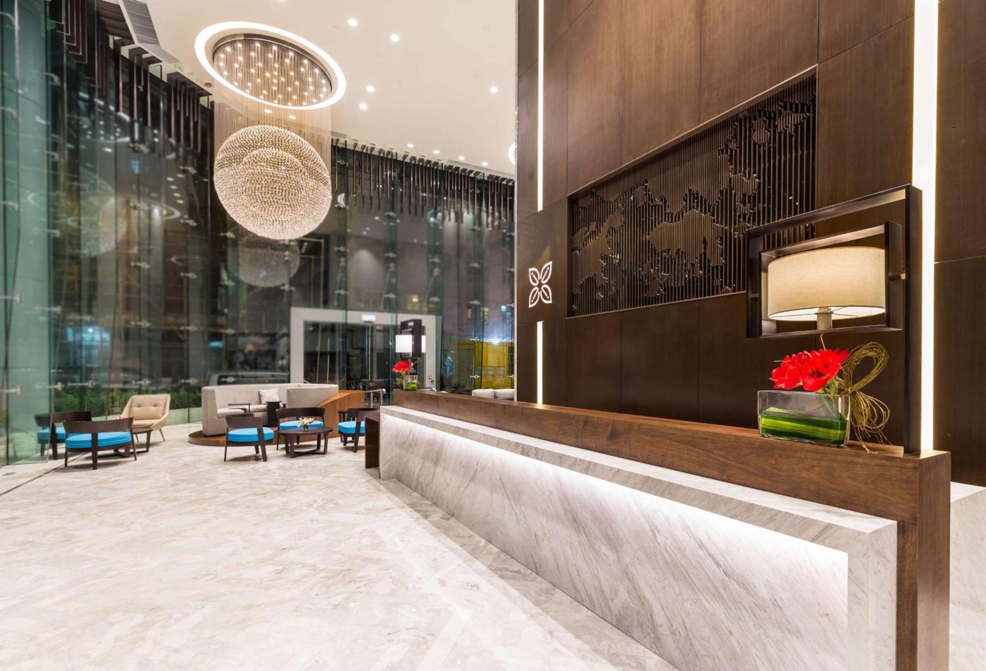 Hilton Garden Inn Hong Kong Mongkok Exterior photo