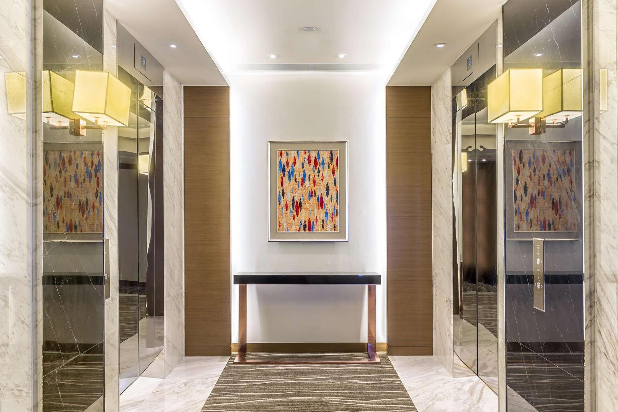 Hilton Garden Inn Hong Kong Mongkok Exterior photo