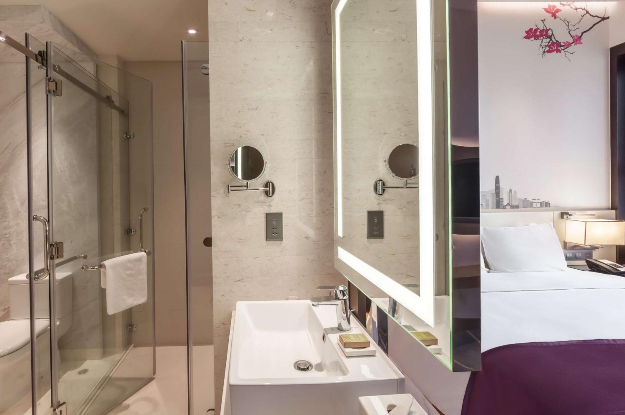 Hilton Garden Inn Hong Kong Mongkok Exterior photo