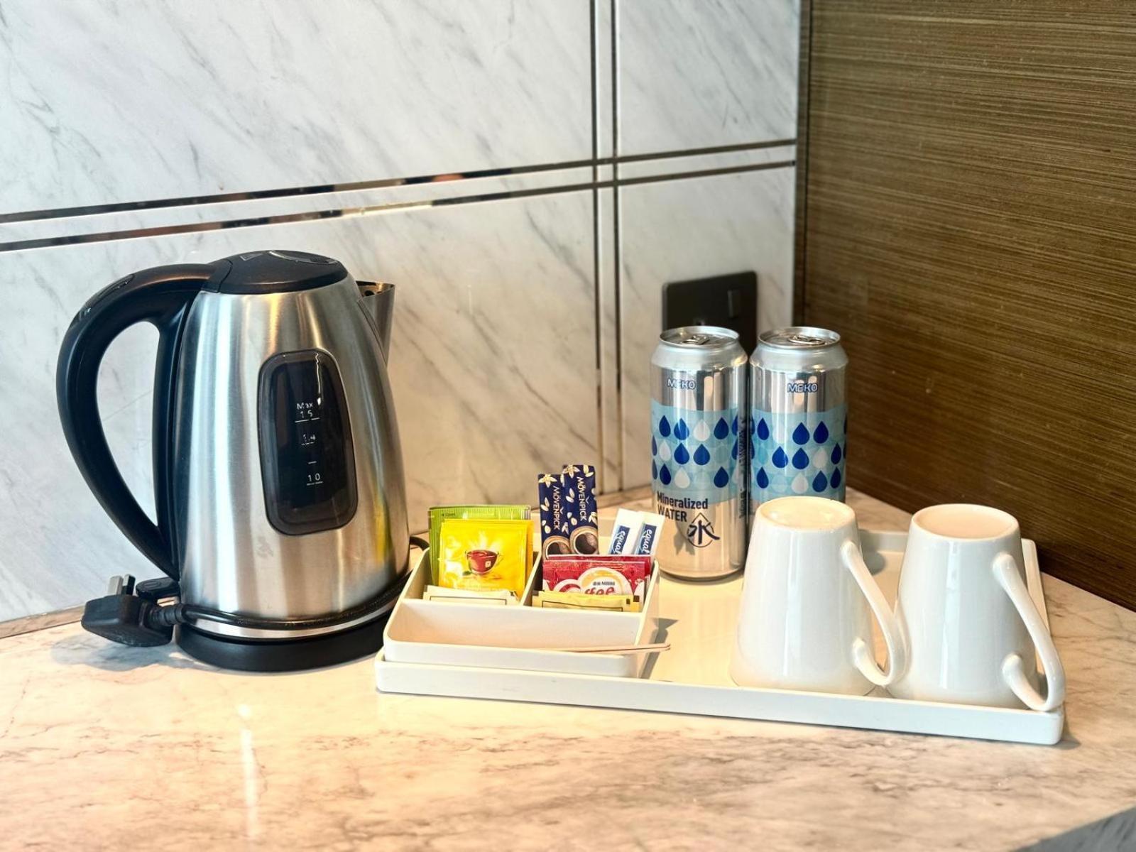 Hilton Garden Inn Hong Kong Mongkok Exterior photo