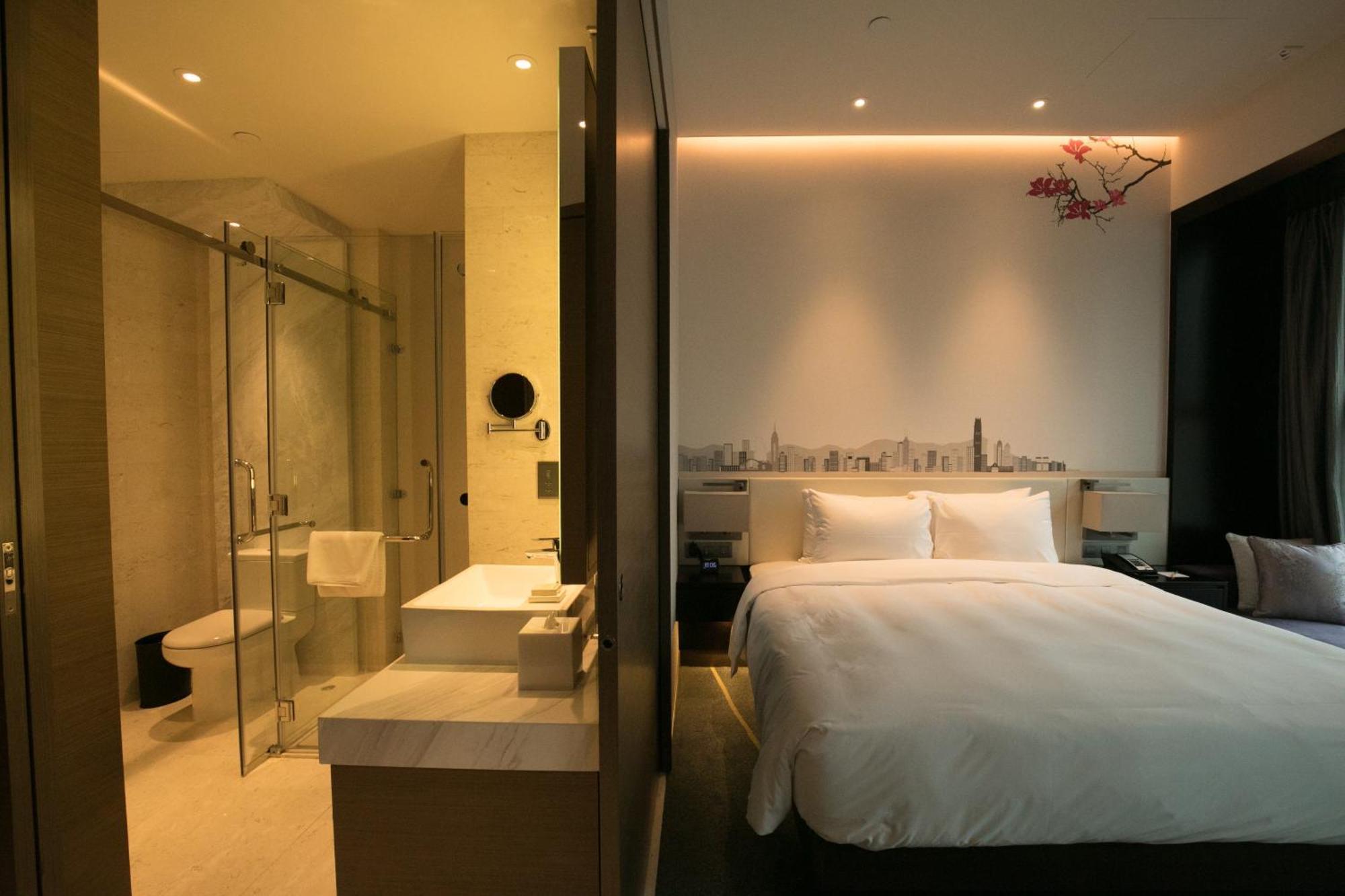 Hilton Garden Inn Hong Kong Mongkok Exterior photo
