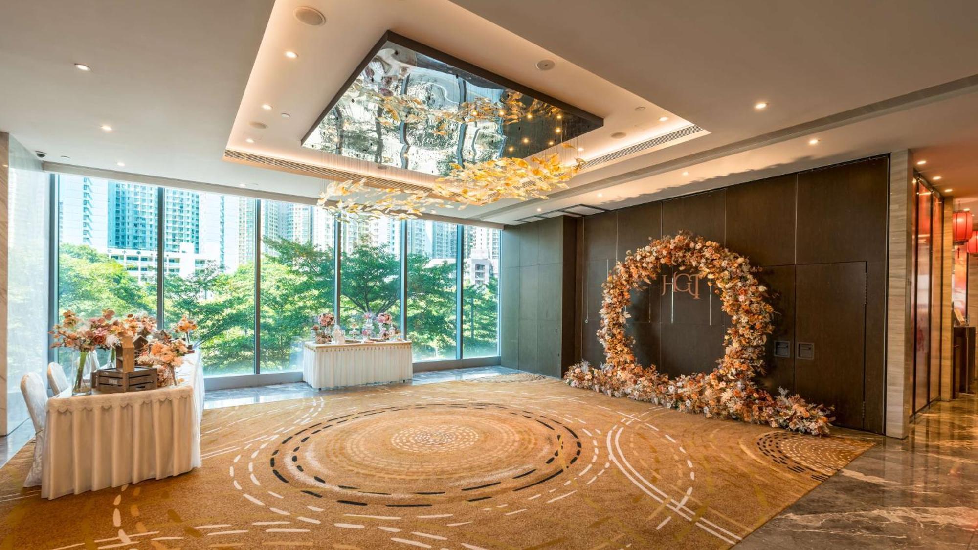 Hilton Garden Inn Hong Kong Mongkok Exterior photo